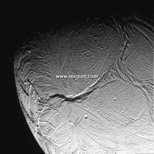 enceladus8_cassini_big.jpg