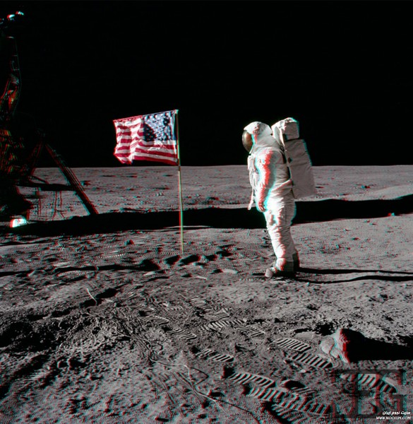 3d_man_on_the_moon_anaglyph_by_homerjk85-d3dbsev.jpg