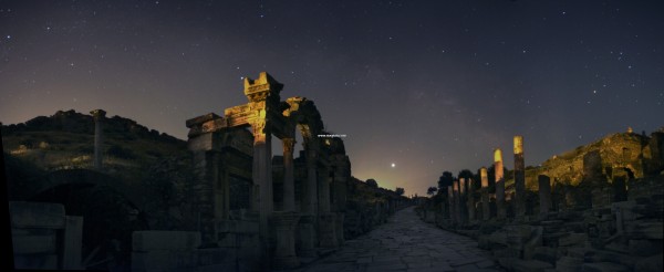 EphesusHadrianus_pan.jpg