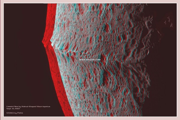 Iapetus_pava_big.jpg