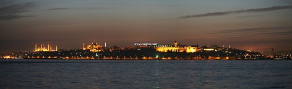 IstanbulNewMoon_tezel_dh550.jpg