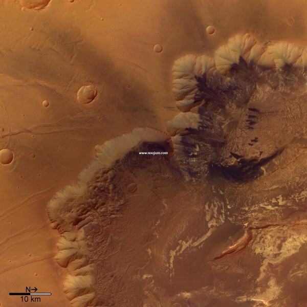 MelasChasma_marsexpress_full.jpg