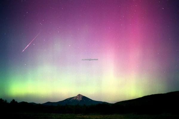 PerseidMoonlightAurora9_westlake_big.jpg