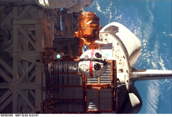 aercam1_sts87_big.jpg