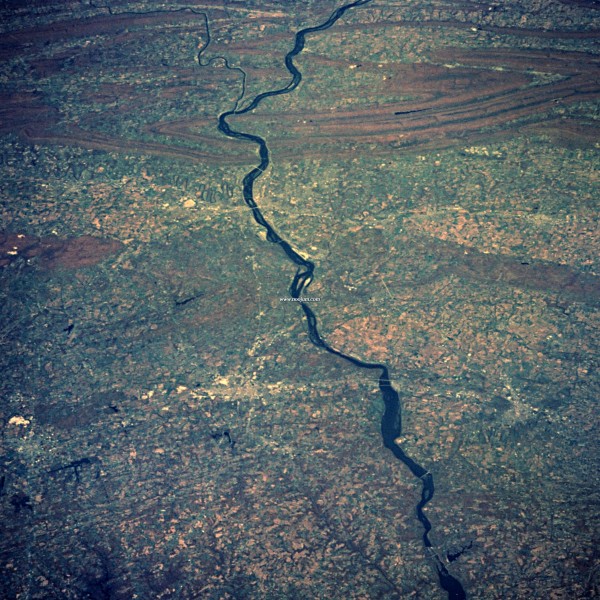 aw004.jpg