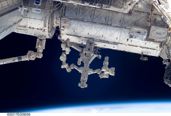 dextre_iss017_big.jpg