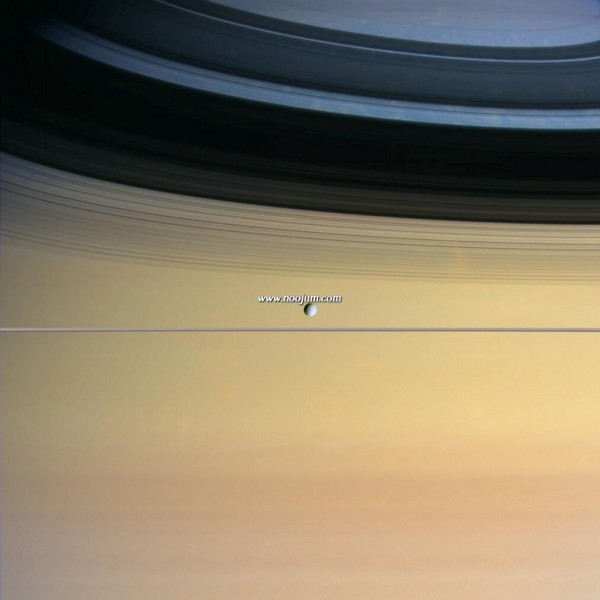 dione_PIA07771.jpg