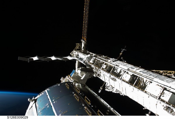 findastronaut_sts126_big-1.jpg