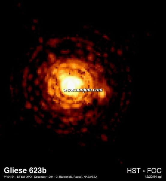gl623_hst_big-1.jpg