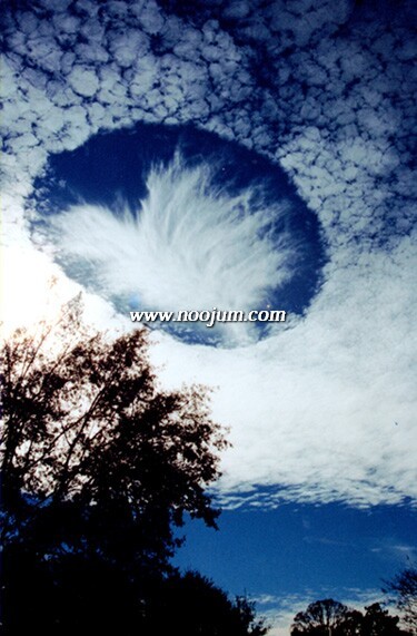 holecloud_knain.jpg