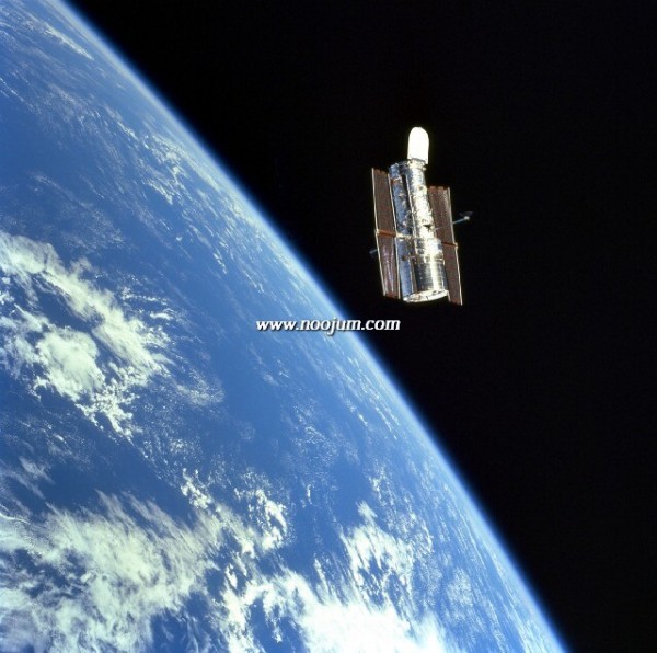 hst_sts103_big.jpg