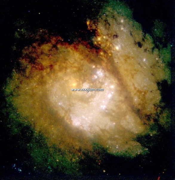 m83center_hst_big.jpg