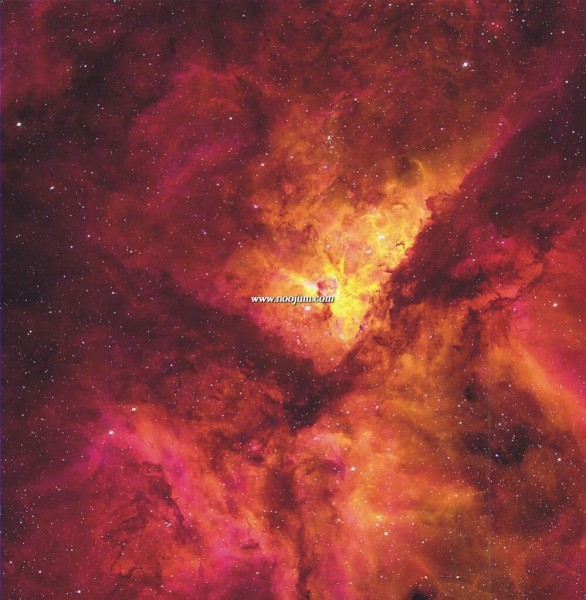 ngc3372_cs_big.jpg