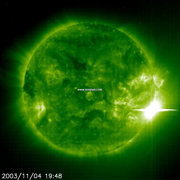 nov4flare_eit195_full.jpg