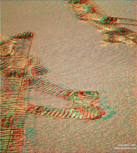 o16_43_rover_tracks1_color_anaglyph.jpg