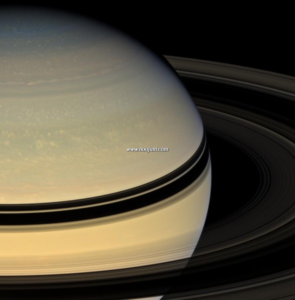 saturn6_cassini_big.jpg