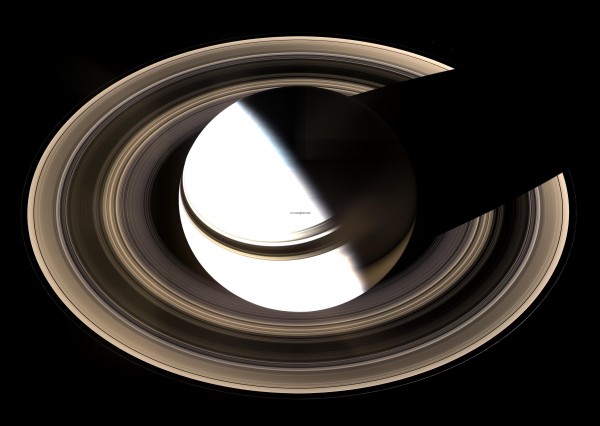 saturnfromabove_cassini_big.jpg