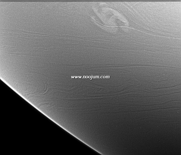 saturnstormPIA07788_cassini_f.jpg