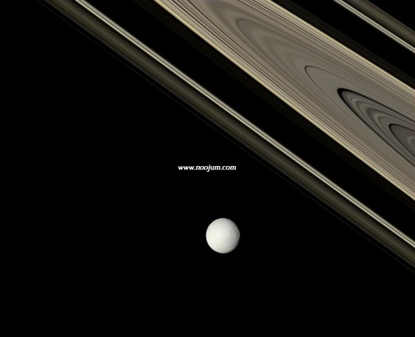 tethysrings_cassini_big.jpg