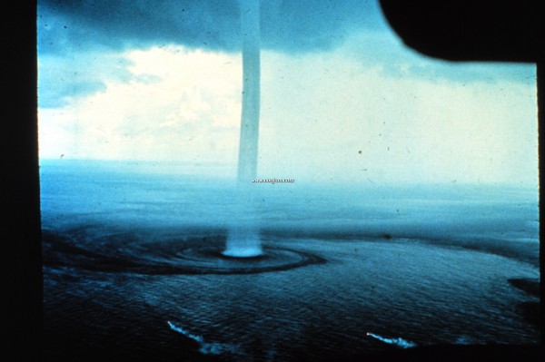 waterspout_noaa_big.jpg